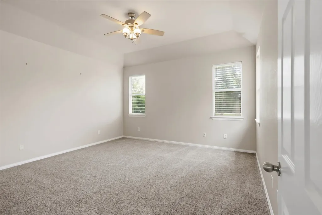 1833 Forsythe Drive Savannah TX 76227