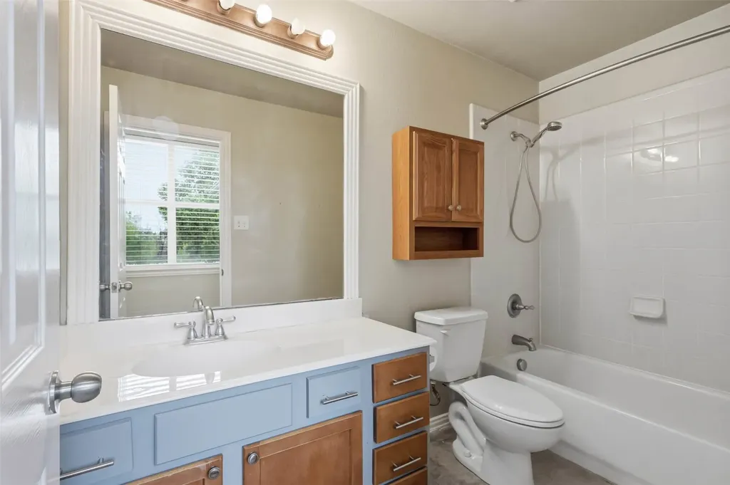 1833 Forsythe Drive Savannah TX 76227