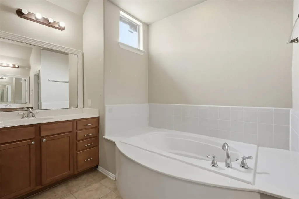1833 Forsythe Drive Savannah TX 76227