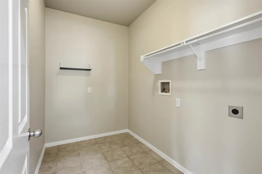 1833 Forsythe Drive Savannah TX 76227