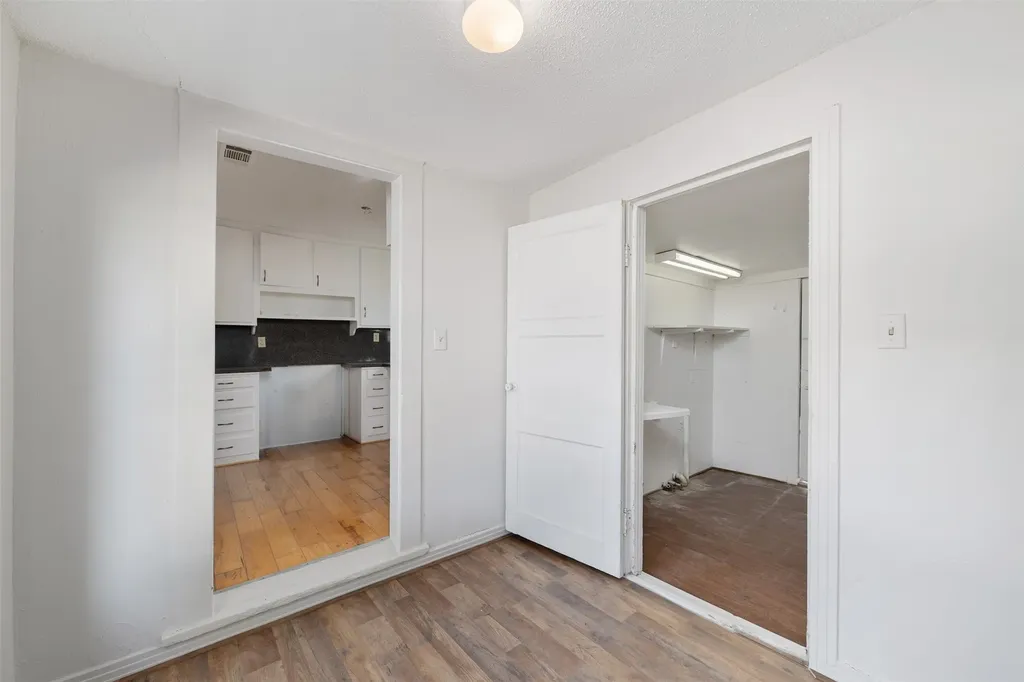 102 San Saba Avenue Benbrook TX 76126
