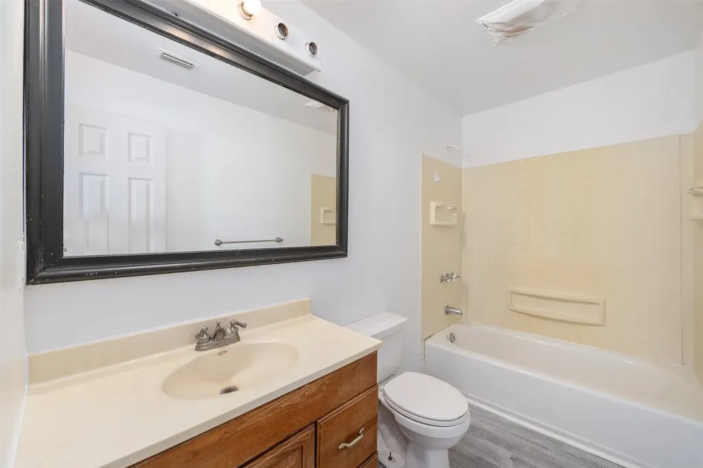 102 San Saba Avenue Benbrook TX 76126