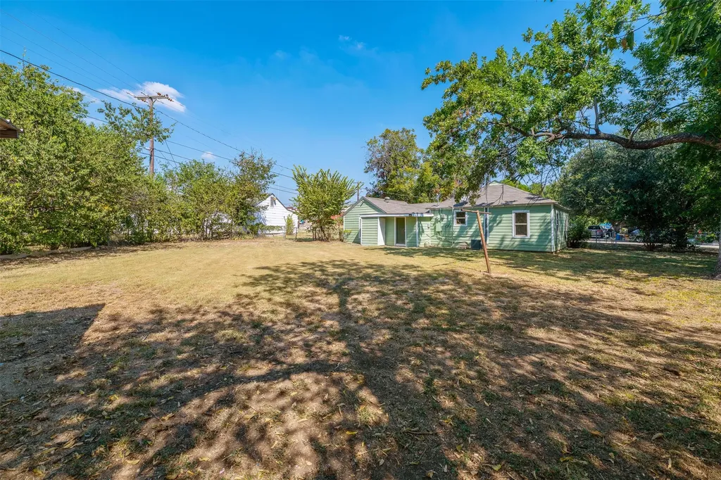 102 San Saba Avenue Benbrook TX 76126