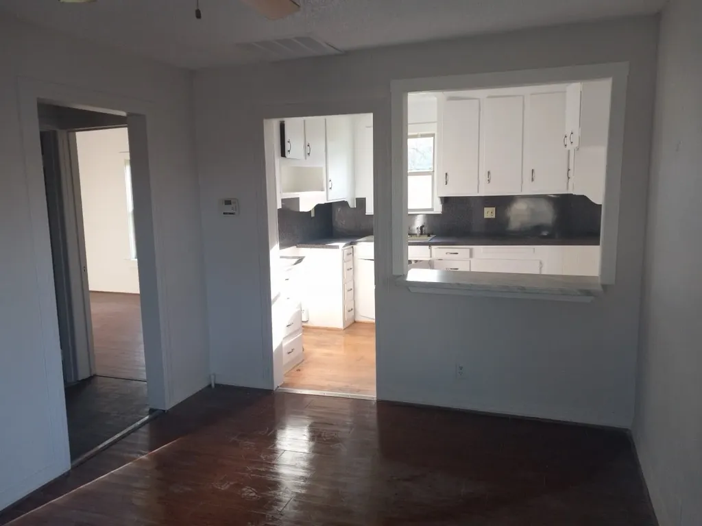 102 San Saba Avenue Benbrook TX 76126