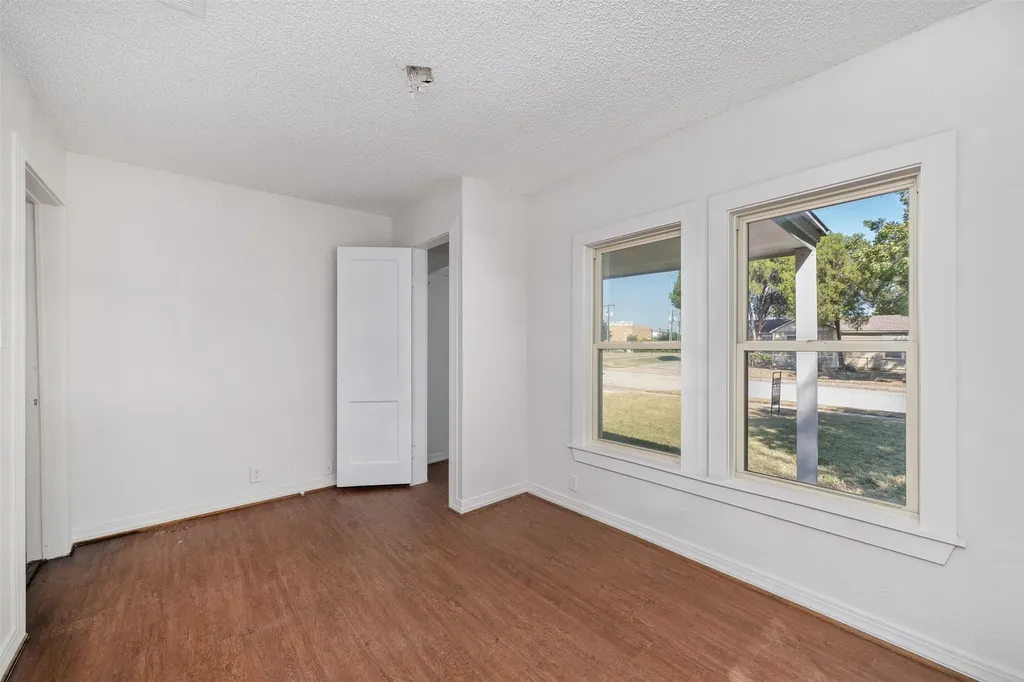 102 San Saba Avenue Benbrook TX 76126