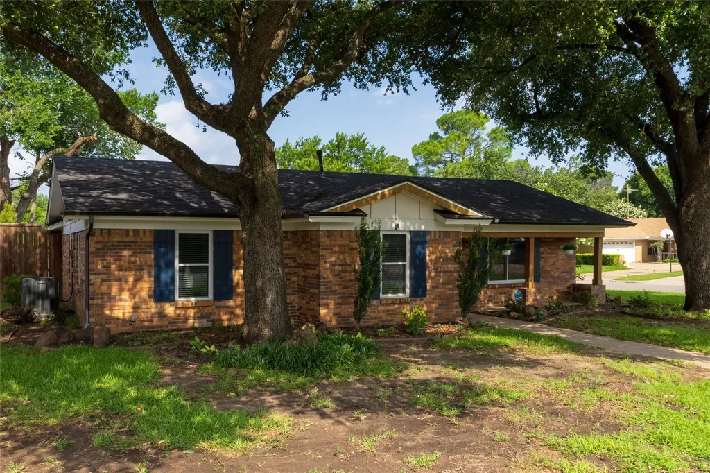 702 Commerce Street Euless TX 76040