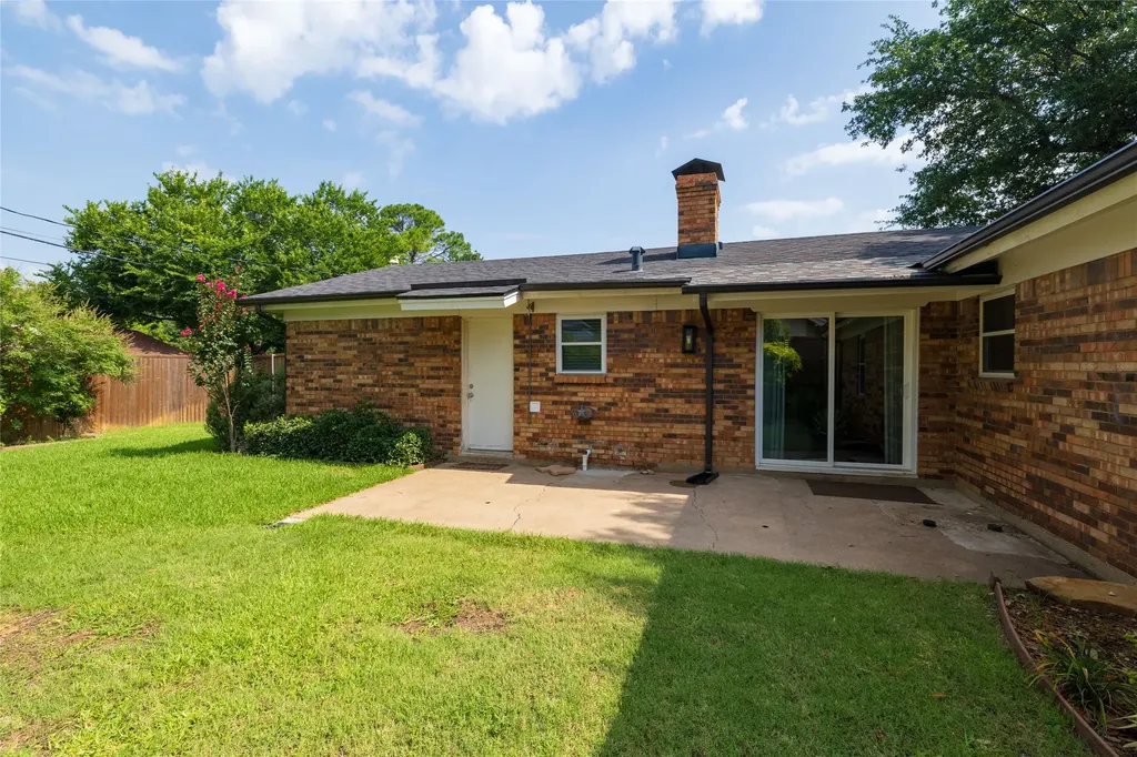 702 Commerce Street Euless TX 76040