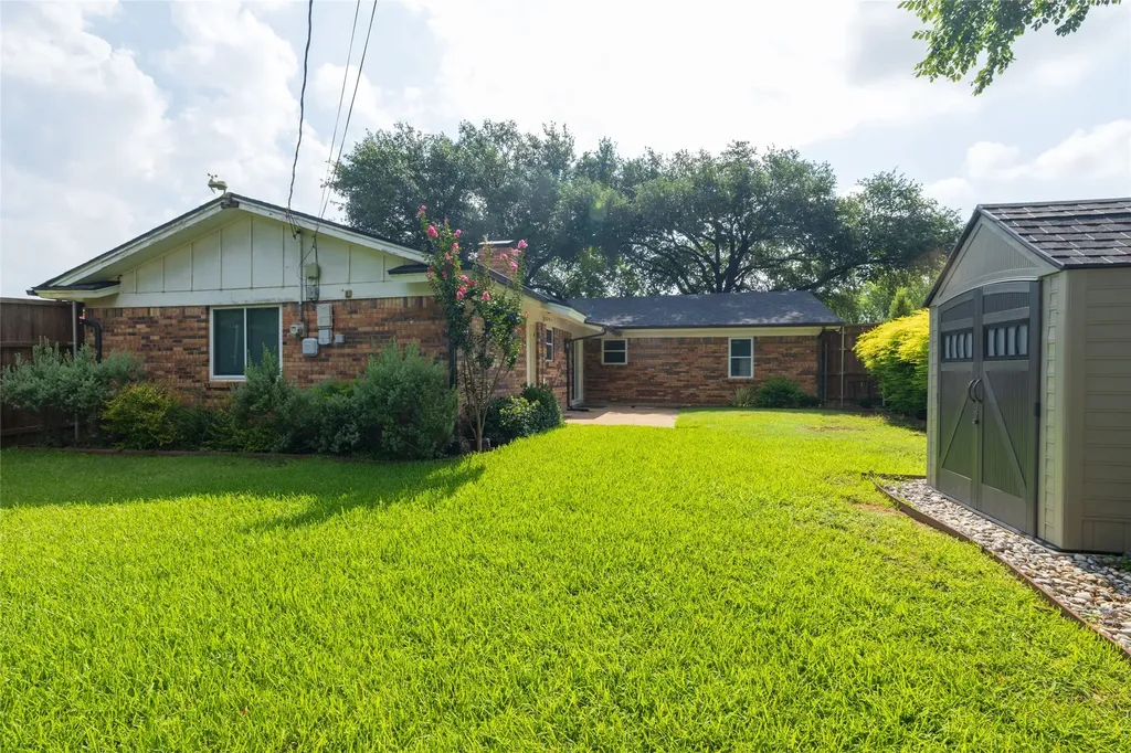 702 Commerce Street Euless TX 76040
