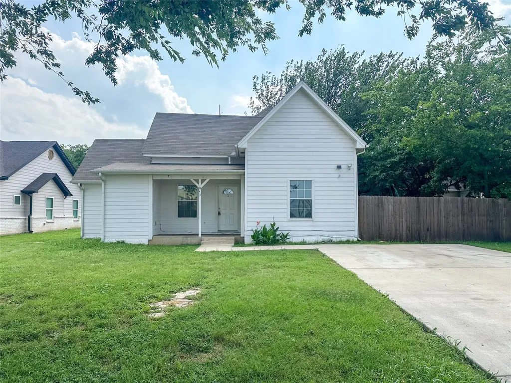 943 N Border Street Cleburne TX 76031