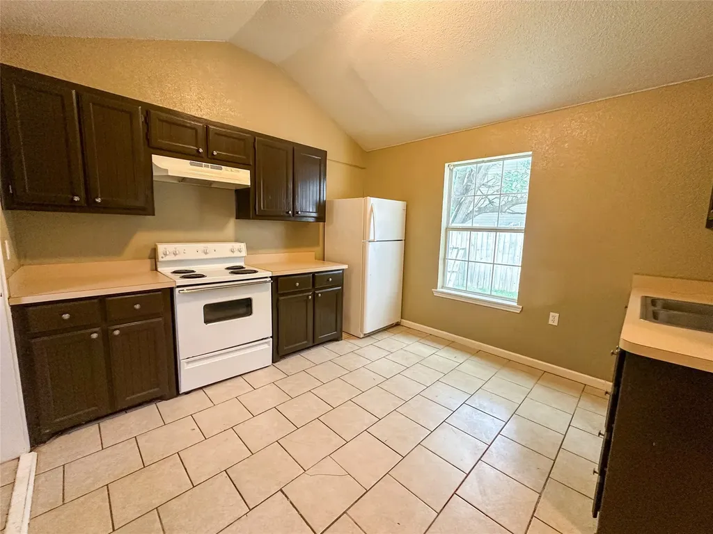 943 N Border Street Cleburne TX 76031