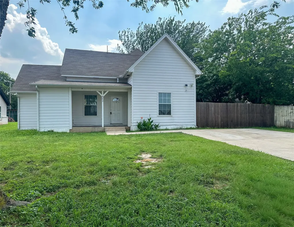 943 N Border Street Cleburne TX 76031