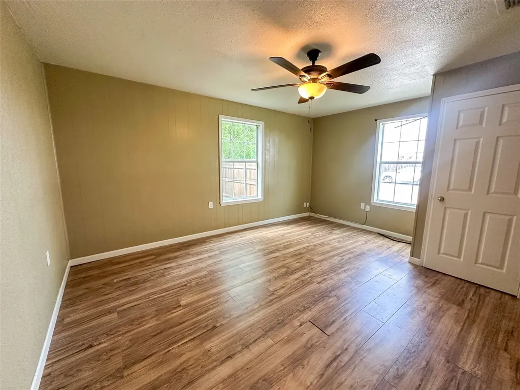 943 N Border Street Cleburne TX 76031