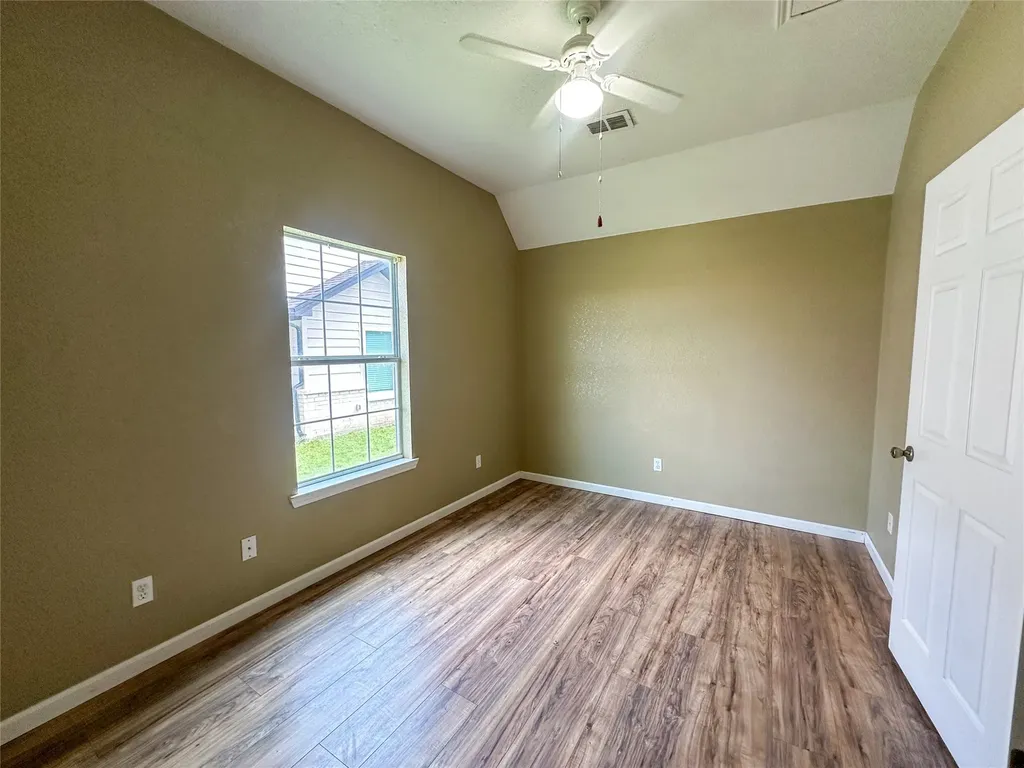 943 N Border Street Cleburne TX 76031