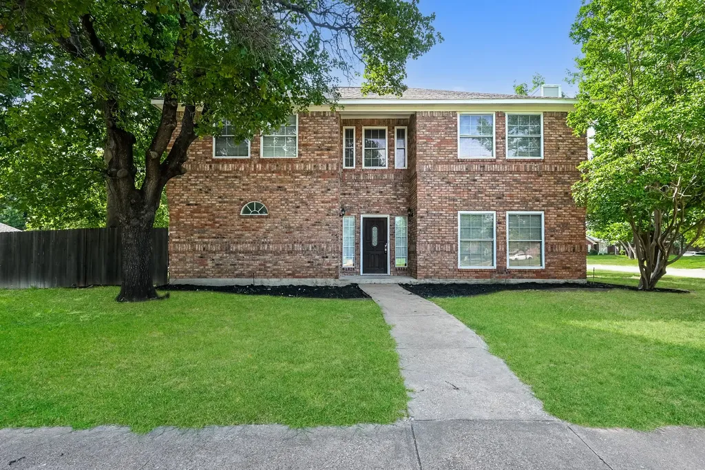 2057 Spinnaker Lane Azle TX 76020