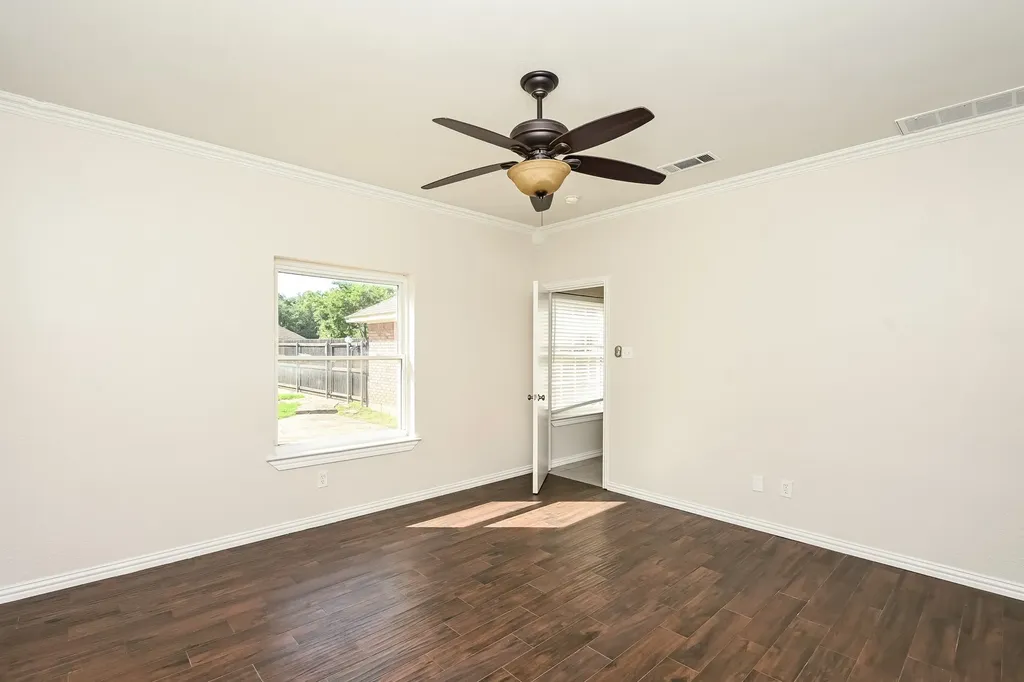 2057 Spinnaker Lane Azle TX 76020