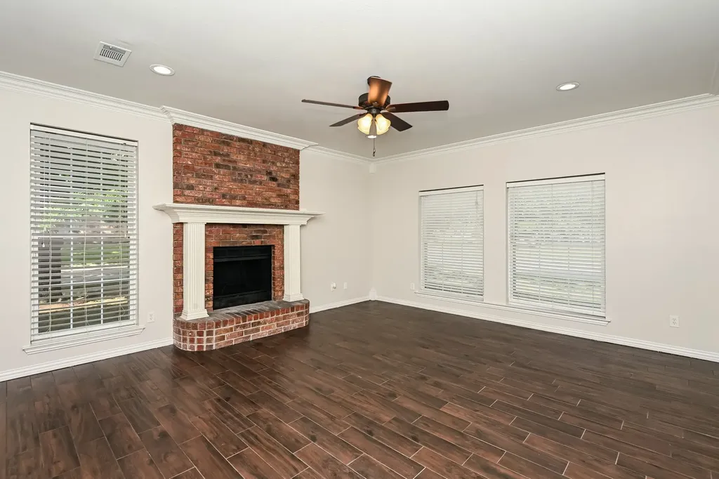 2057 Spinnaker Lane Azle TX 76020
