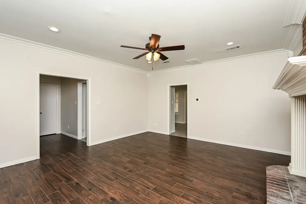 2057 Spinnaker Lane Azle TX 76020