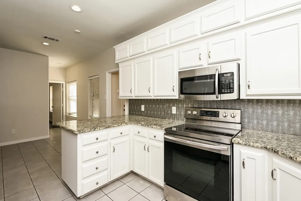 2057 Spinnaker Lane Azle TX 76020