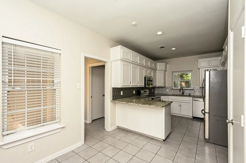 2057 Spinnaker Lane Azle TX 76020