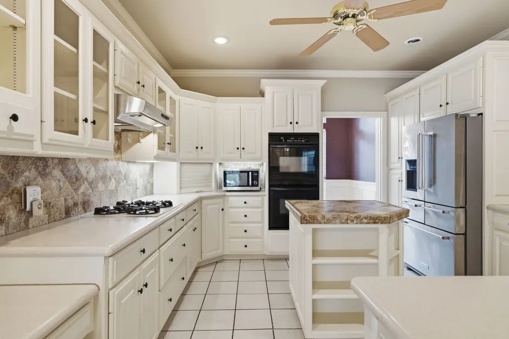 4117 Hollow Oak Circle Tyler TX 75707
