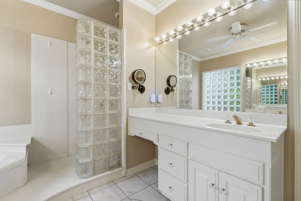 4117 Hollow Oak Circle Tyler TX 75707