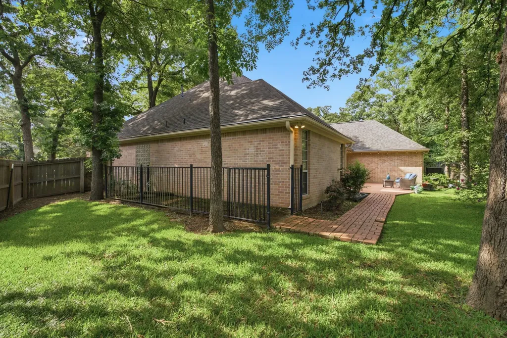 4117 Hollow Oak Circle Tyler TX 75707