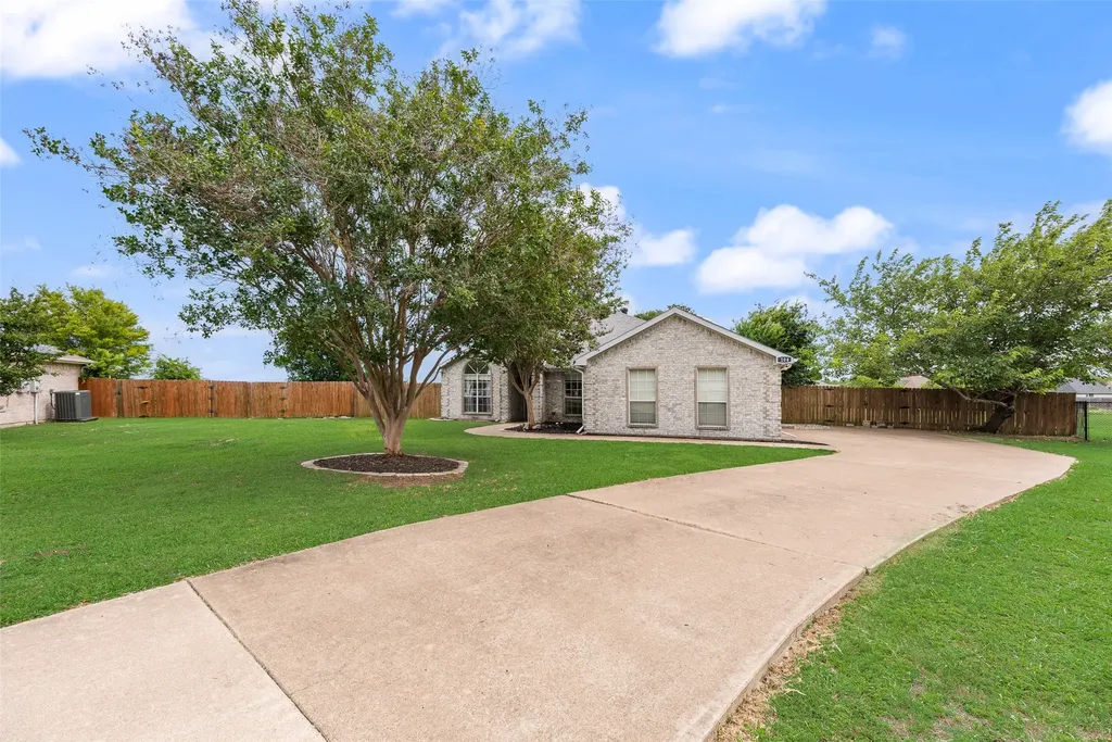 104 Bent Creek Court Waxahachie TX 75165
