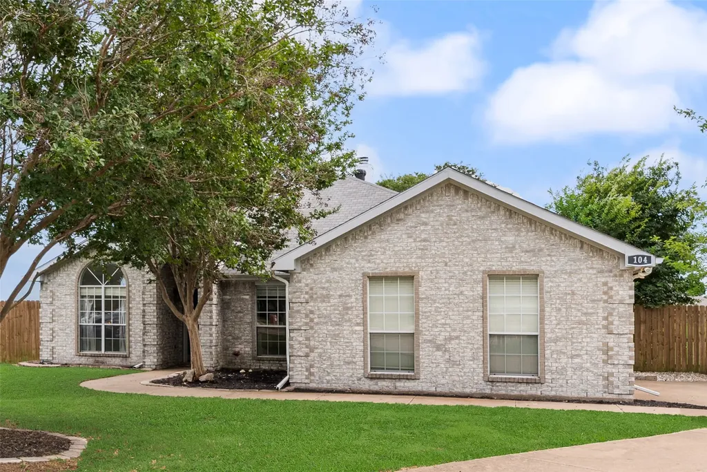 104 Bent Creek Court Waxahachie TX 75165