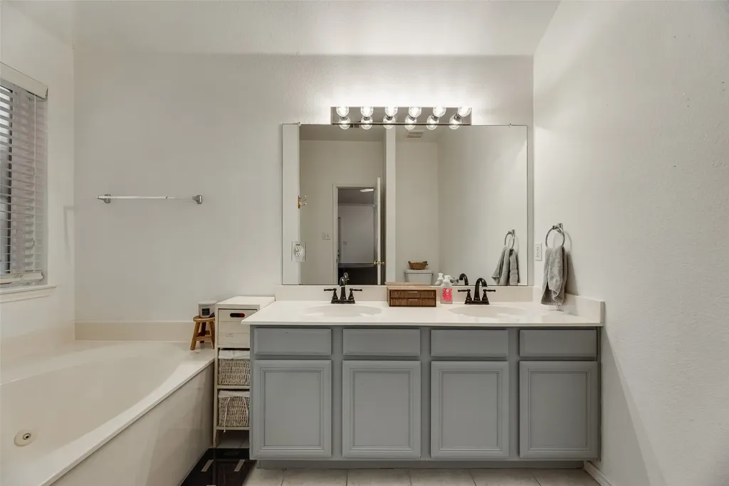 104 Bent Creek Court Waxahachie TX 75165