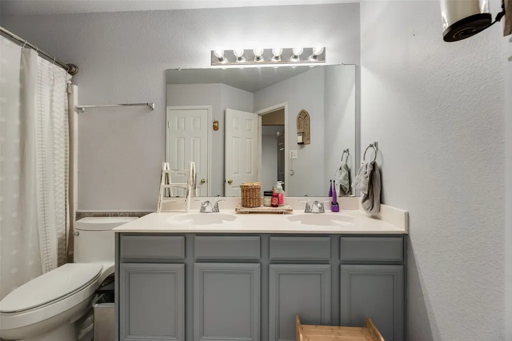 104 Bent Creek Court Waxahachie TX 75165