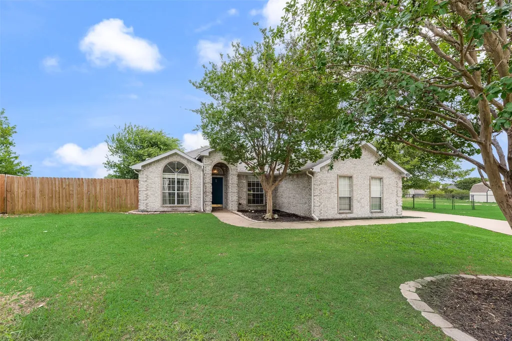 104 Bent Creek Court Waxahachie TX 75165