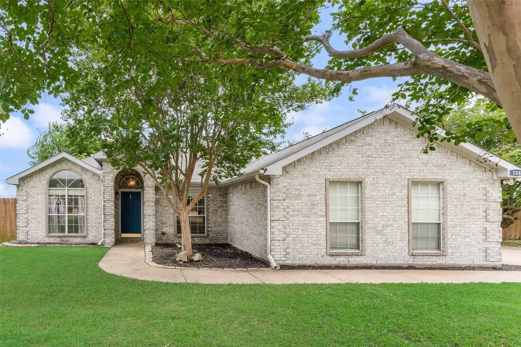 104 Bent Creek Court Waxahachie TX 75165