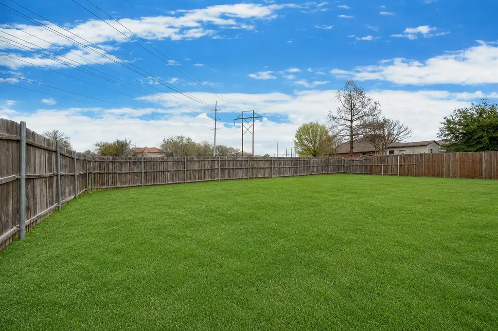 8105 Montecito Drive Denton TX 76210
