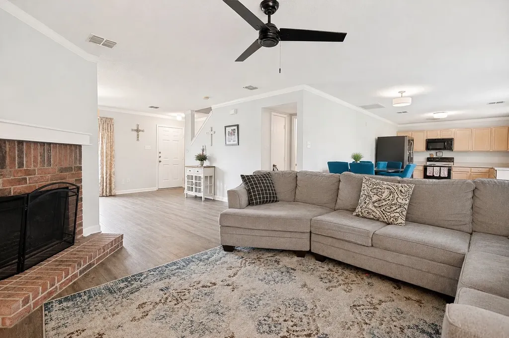8105 Montecito Drive Denton TX 76210