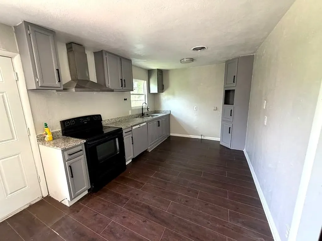780 Betty Lane Hurst TX 76053
