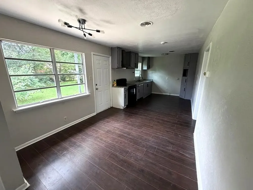 780 Betty Lane Hurst TX 76053