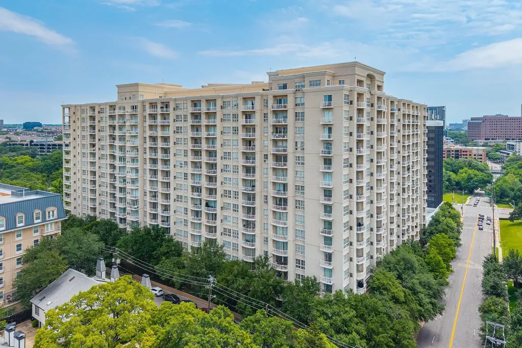 3225 Turtle Creek Boulevard Dallas TX 75219