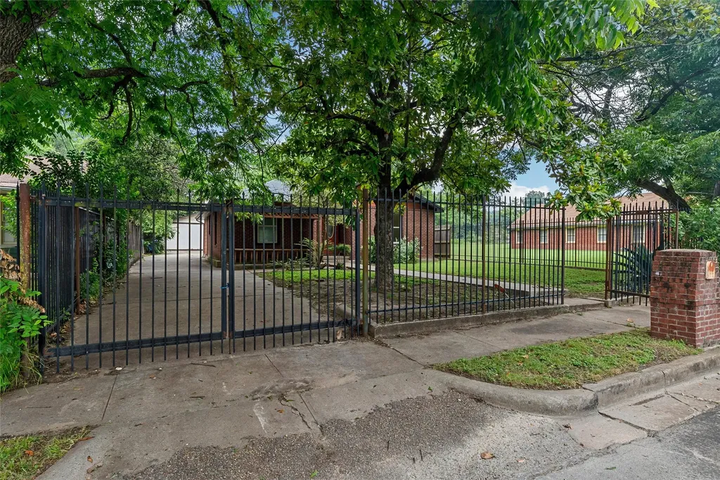 2608 Mcferrin Avenue Waco TX 76708