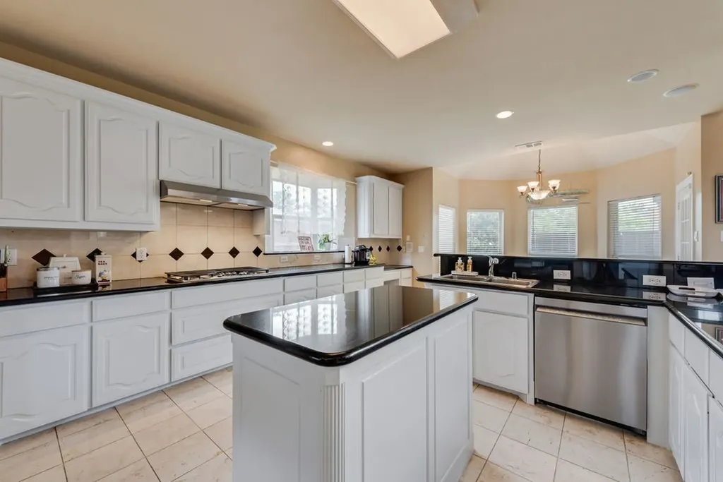 6634 Shell Flower Lane Dallas TX 75252