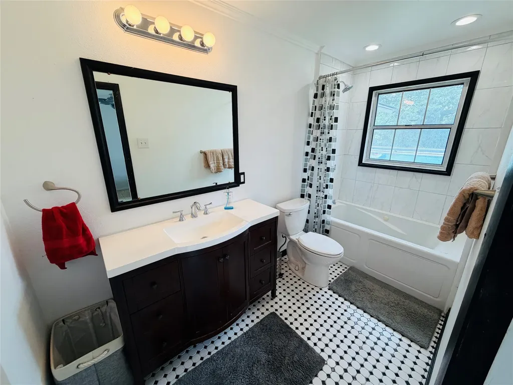 5713 Roberts Drive Waco TX 76710