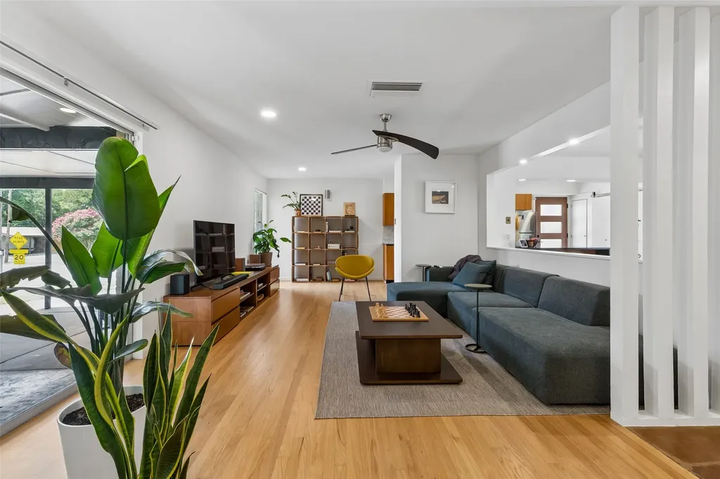 11008 Quail Run Street Dallas TX 75238