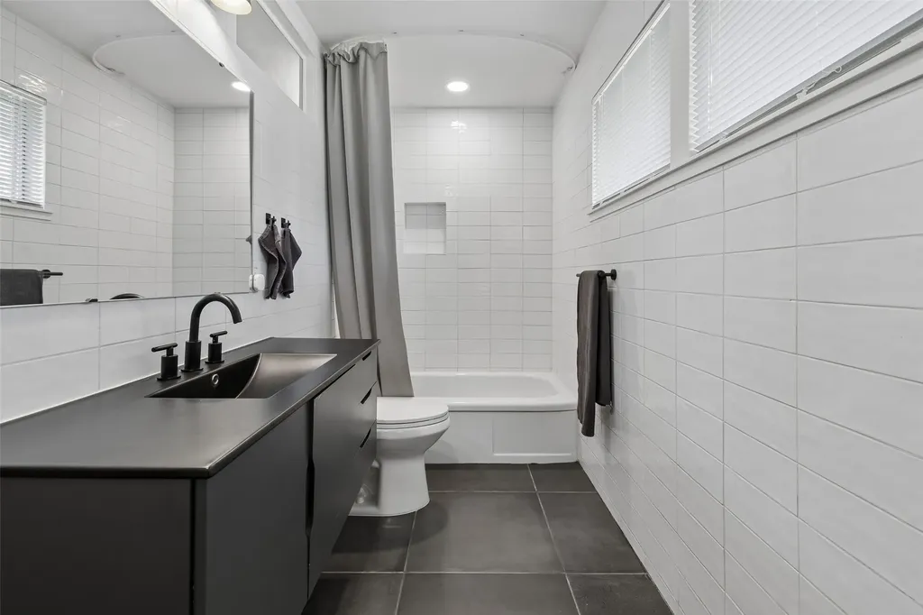 11008 Quail Run Street Dallas TX 75238
