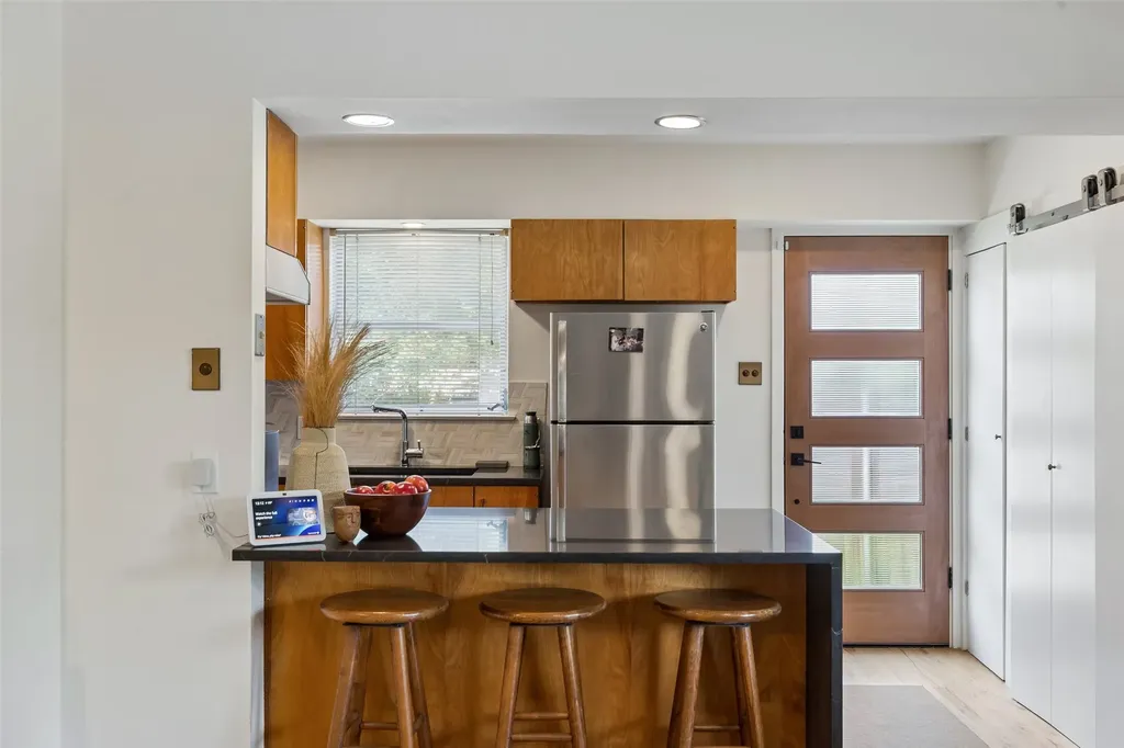 11008 Quail Run Street Dallas TX 75238