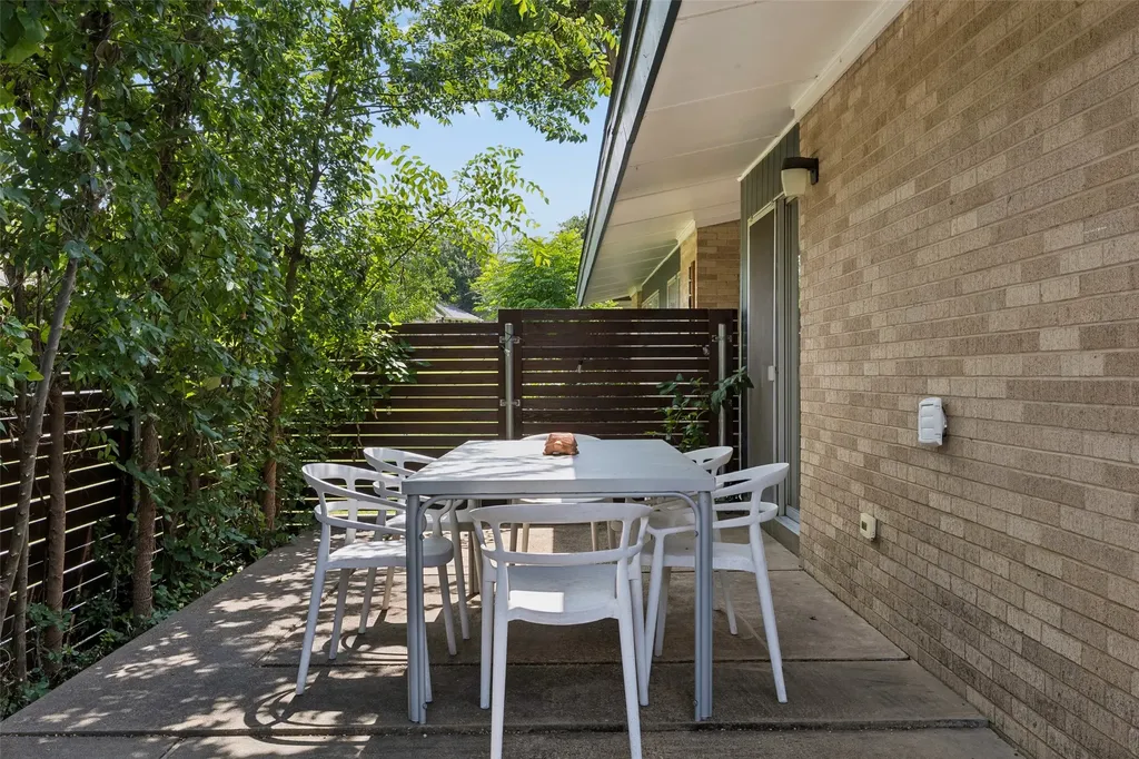 11008 Quail Run Street Dallas TX 75238
