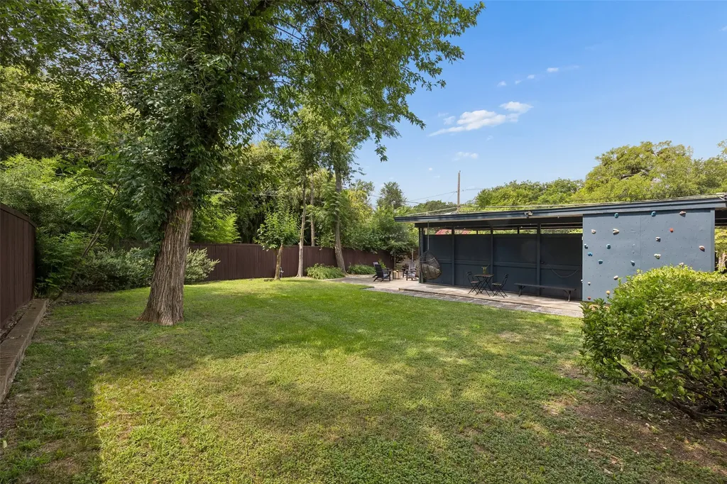11008 Quail Run Street Dallas TX 75238