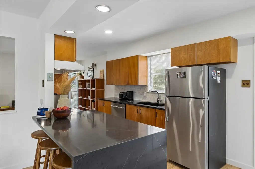 11008 Quail Run Street Dallas TX 75238