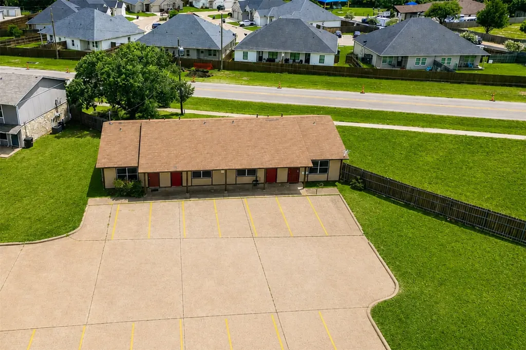 1411 Courtney Place Cleburne TX 76033