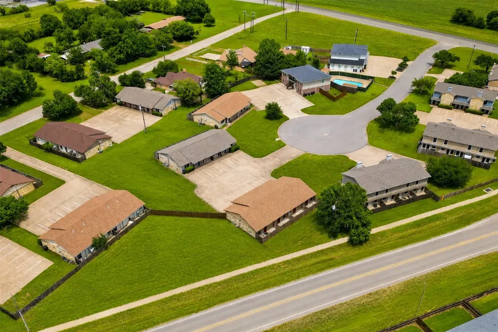 1411 Courtney Place Cleburne TX 76033