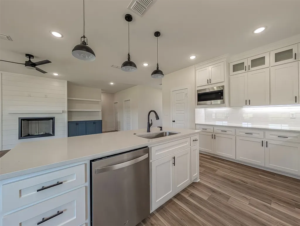 207 Sides Boulevard Bullard TX 75757