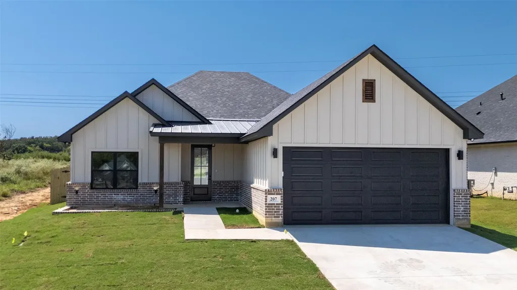 207 Sides Boulevard Bullard TX 75757